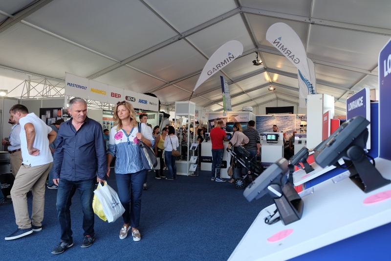 Yacht-Pool Biograd Boat Show 2017. Hall A