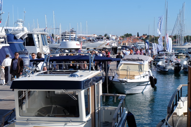 Yacht-Pool 19.0 Biograd Boat Show 2017. ponton